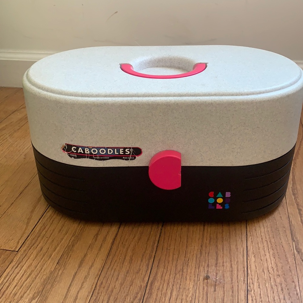 Vintage caboodle!!! With interior tray